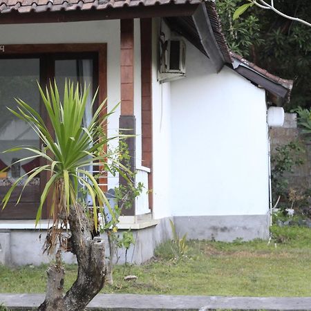 Coconut Beach Bungalows & Warung 2 Amed Extérieur photo