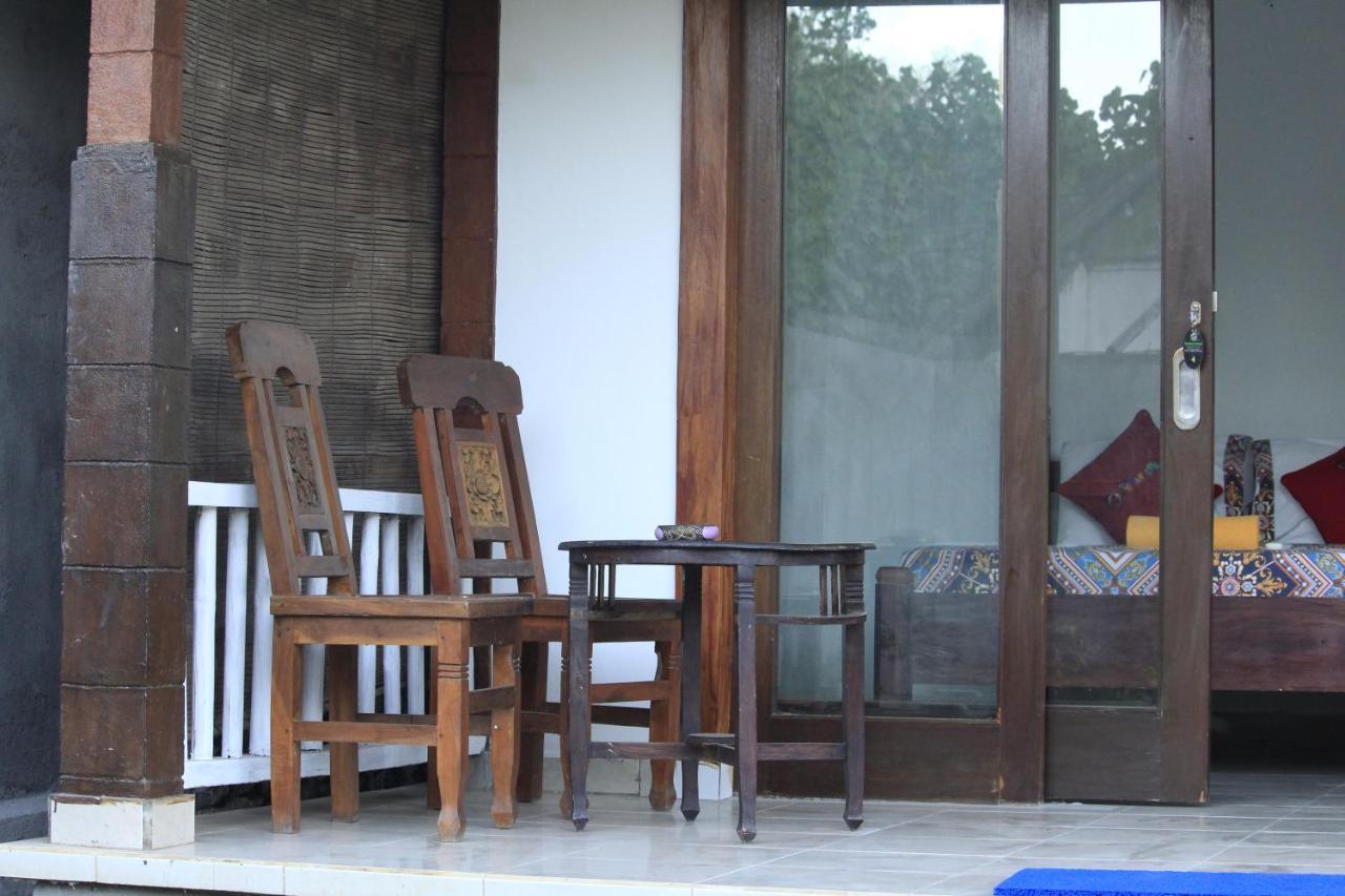 Coconut Beach Bungalows & Warung 2 Amed Extérieur photo