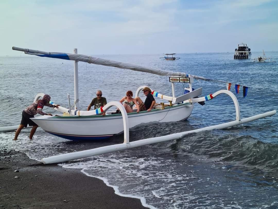 Coconut Beach Bungalows & Warung 2 Amed Extérieur photo