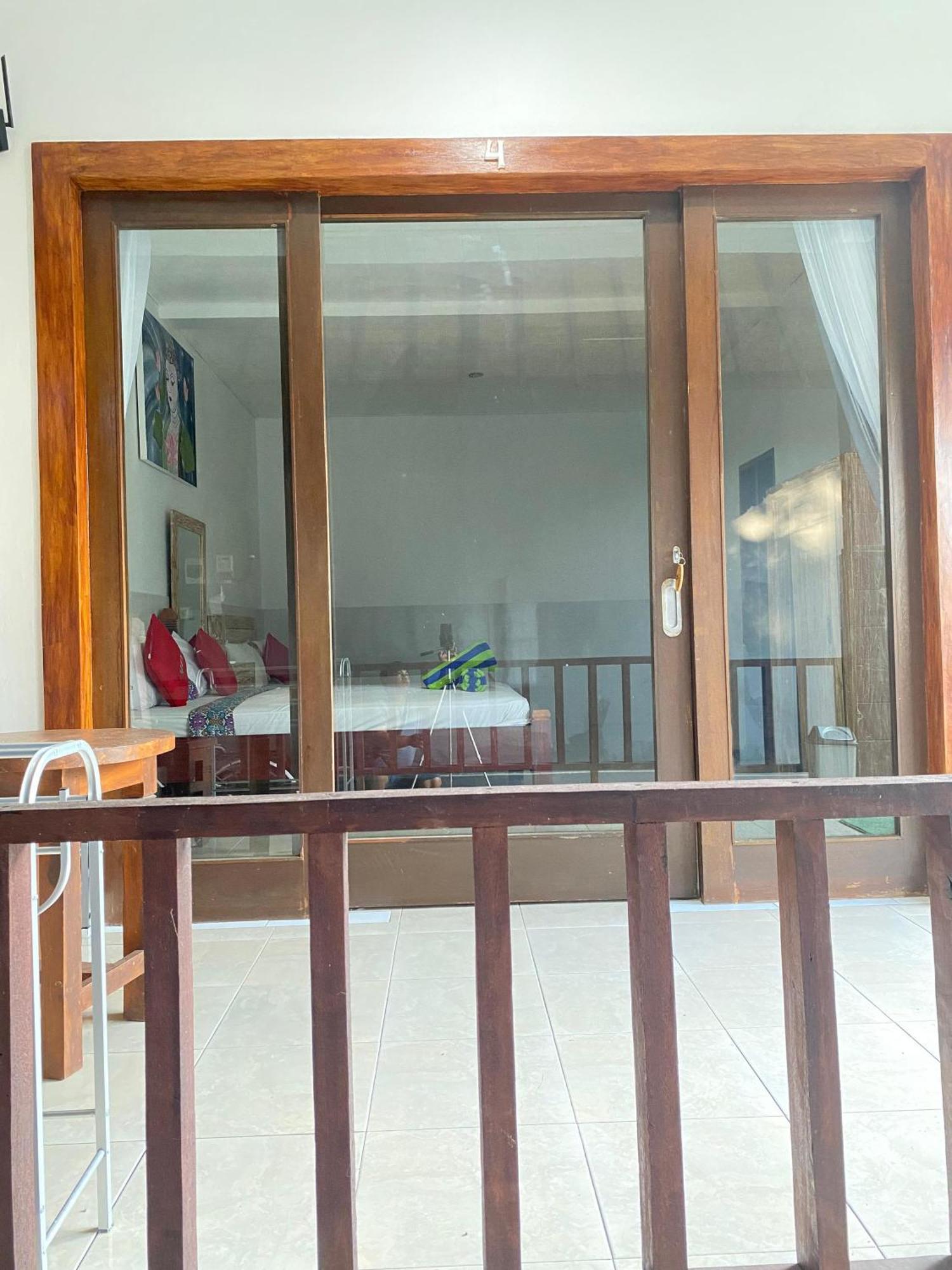 Coconut Beach Bungalows & Warung 2 Amed Extérieur photo